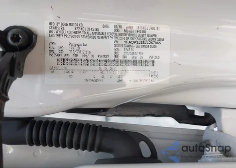 2018 Ford Focus Titanium z USA, uszkodzony, nr VIN 1FADP3J25JL267865